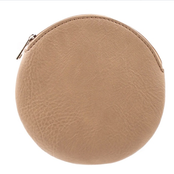 $10 K. Carroll Circle Coin Purse in Taupe -New - Picture 1 of 1